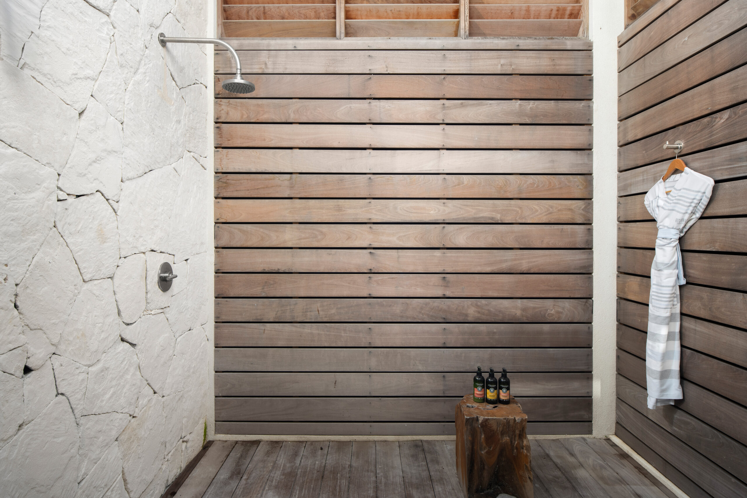 RH V401 Outdoor Shower